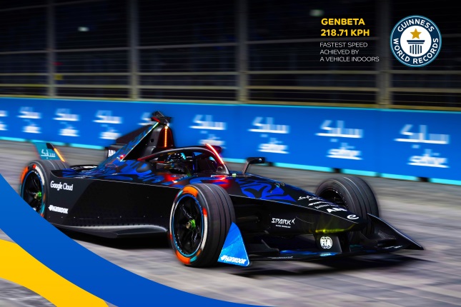 FORMULA E 及其创新合作伙伴 SABIC 开发的新款 GENBETA 赛车打破了吉尼斯世界纪录™称号