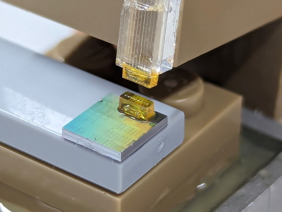 SABIC 将在 OFC 2024 上演示 EXTEM™ 树脂，非常适合联合封装光学器件中的微透镜阵列